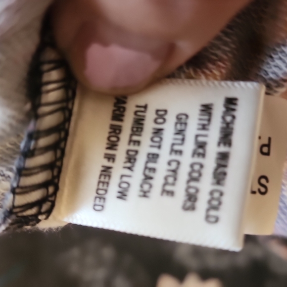 Self Esteem cold shoulder plus size floral sweater - Picture 4 of 7